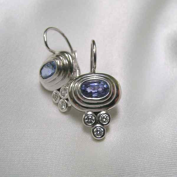 Thumbnail image E-527.jpg