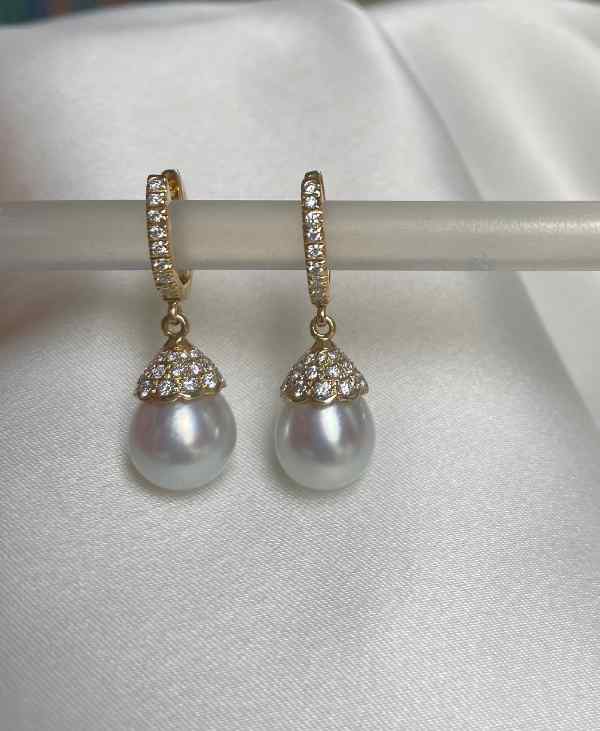 Thumbnail image E-569.jpg